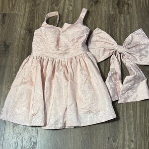 Elegant Pink Dress with Bow